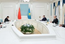Токаев принял члена Госсовета, министра иностранных дел КНР Ван И