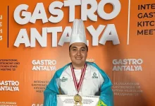 Шеф-повар бесплатно кормил обедами строителей дамб в Атырау