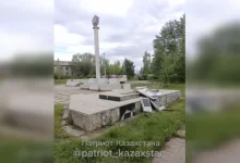 Вандалы разрушили сквер памяти участникам ВОВ в Акмолинской области