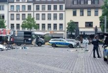 Мужчина в прямом эфире с ножом напал на людей в Германии