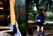 Мужчина, спустив штаны, смотрел на детей в Алматы