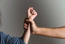 Костанаец пытался затащить ребенка в лесопосадку