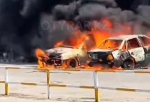 Две машины эффектно вспыхнули на парковке в Шымкенте