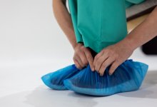 Бахилы в 60 раз дороже рыночной цены пыталось закупить учреждение Абайской области