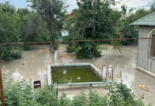 Потоки воды внезапно затопили жилые дома в Алматинской области