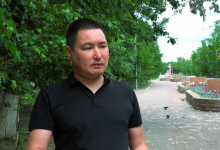 Таксисту, спасшему семью от пожара, вручили деньги в Кокшетау (ВИДЕО)