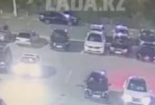 Человека сбили на парковке аэропорта в Актау
