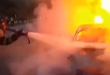 Машина дотла сгорела на трассе в Восточном Казахстане