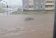 Улицы Семея уходят под воду (ВИДЕО)