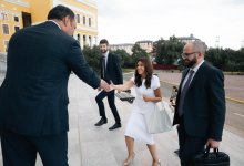 Адвокат Джонни Деппа прилетела в Астану