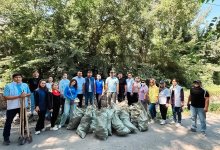 Члены партии AMANAT очищают водоемы по всей стране