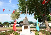 Памятник домбре установили в Анталье