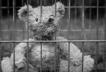 Ребенок погиб в детсаду: воспитателя и директора поместили под домашний арест