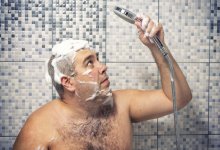 Житель Актау создал вирусный хит о проблемах с водой (ВИДЕО)