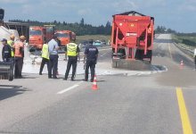 Фура с краской опрокинулась в Акмолинской области: движение восстановлено