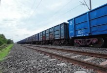 Неизвестные пытались поджечь тепловоз с машинистом