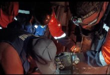 Мужчина сунул палец, куда не нужно: ему помогали специалисты