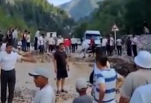 В Бишкеке сель сошел на трассу и образовал большие пробки