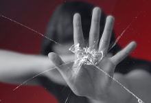 Девушку с инвалидностью изнасиловали двое мужчин на Иссык-Куле