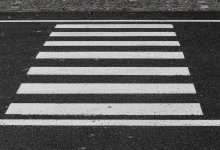 Женщину сбили на светофоре в Алматы