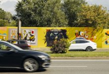 Яндекс Go и казахстанские художники представили стрит-арт выставку про еду в Алматы