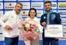 Казахстанскому теннисисту подарили квартиру в Астане