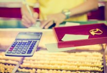 "102?": сотрудник ломбарда помог задержать грабителей в Актобе