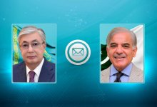 Токаев поздравил премьер-министра Пакистана с Днем независимости