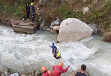 Молодые путники потерялись в горах под Алматы, уткнувшись в реку