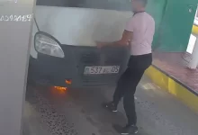 "Газель" вспыхнула на платной дороге в Казахстане (ВИДЕО)