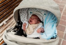 Женщину без сознания рядом с коляской с ребенком нашли в Павлодаре