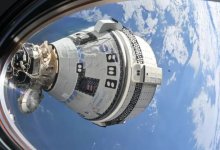 Астронавты застряли на МКС: космический корабль возвращается, экипаж остается