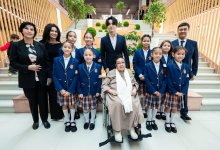 Димаш Кудайберген открыл школу имени Бибигуль Тулегеновой (ВИДЕО)