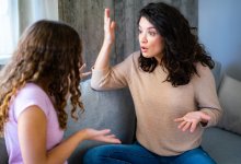 Женщина избила мать чайником в Таразе