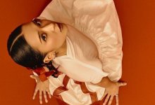 Жизнь не готовила меня к этому: Dequine отреагировала на скандал вокруг отца-депутата