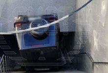 Внедорожник слетел в подземный пешеходный переход и перевернулся