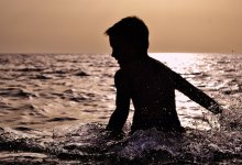 Штраф грозит казахстанцам за купание в Иртыше