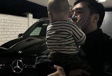 Олимпийским чемпионам Казахстана снова подарили автомобили