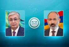 Токаев поздравил президента Армении с праздником