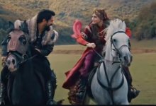 Бурак Озчивит замечен в компании с милой девушкой