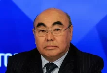 В Кыргызстане отказались возвращать статус экс-президента Аскару Акаеву