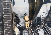 Крупный пожар потушили в здании в Туркестанской области