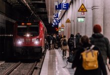 Проводник поезда домогался пассажирки