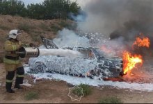 Легковушка сгорела в Шымкенте