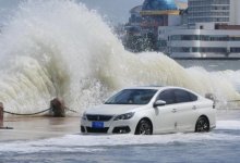 Разрушительный тайфун "Кратон" обрушился на Тайвань