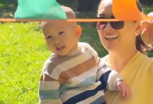 Невестка и внук Розы Рымбаевой прогулялись в парке