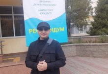 Экс-солист группы “101” проголосовал на референдуме в Алматы