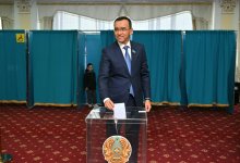 Маулен Ашимбаев проголосовал в Национальной библиотеке РК