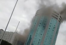 Огонь охватил одно из высоких зданий Астаны (ВИДЕО)