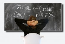 Учитель трогал за ягодицы пятиклассницу